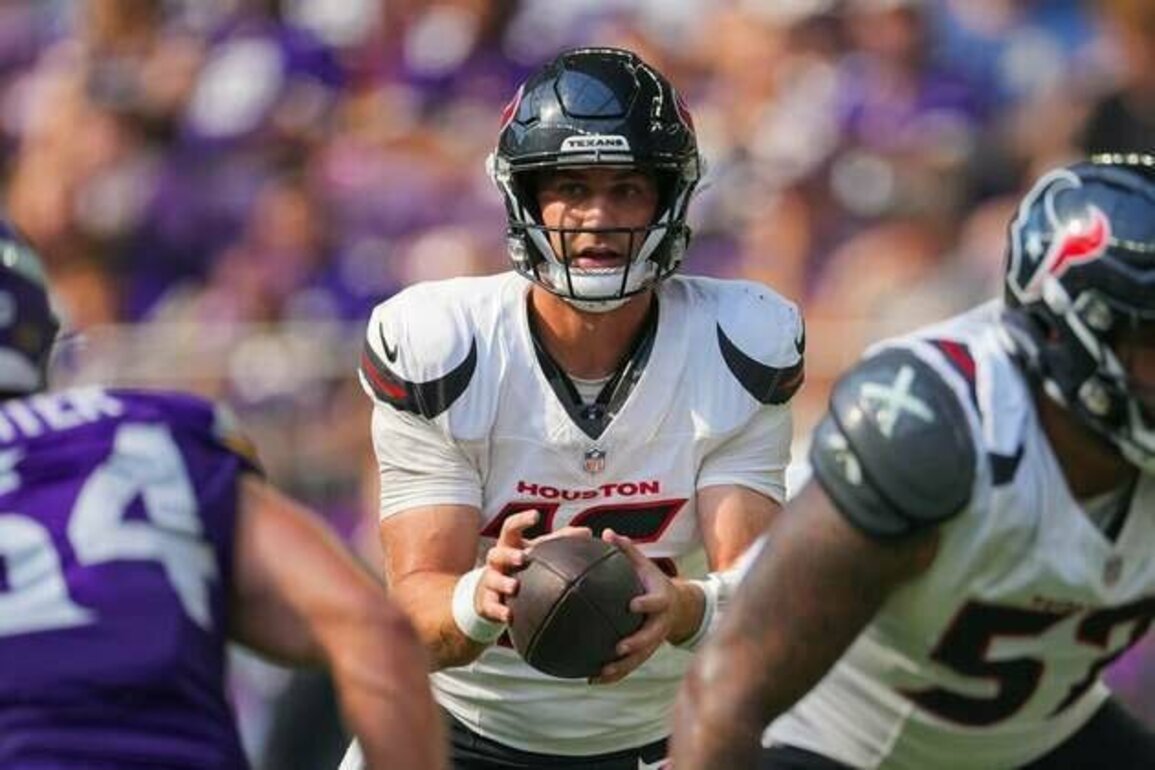 With QB Kyler Murray questionable, Cards sign Kedon Slovis from practice squad