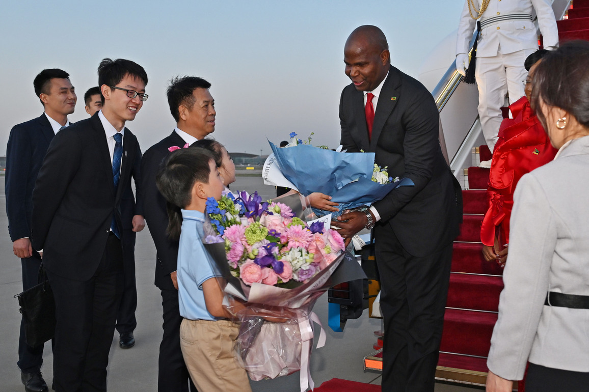 CHINA-BEIJING-MOZAMBIQUE-PRESIDENT-ARRIVAL (CN)