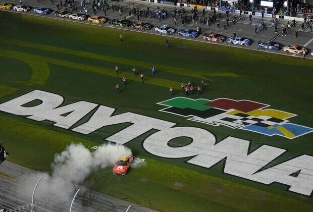 Daytona 500 draws mixed ratings amid rain delays