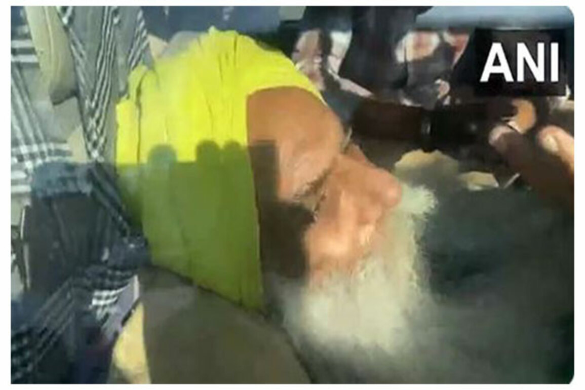 Punjab Police shifts farmer leader Jagjit Singh Dallewal from PIMS Jalandhar to another hospital
