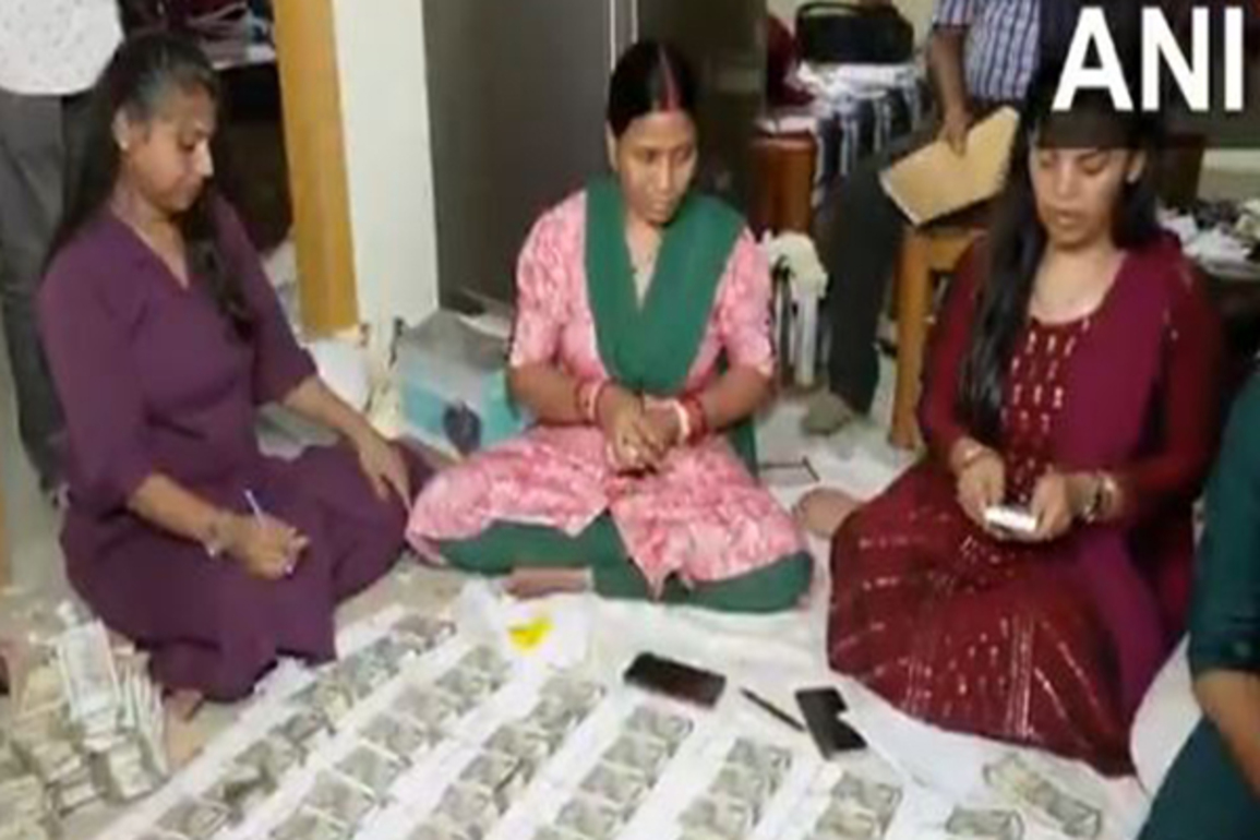 Odisha Vigilance recovers Rs 2.1 crore from Chief Engineer Sarangi's residences in Bhubaneswar and Angul