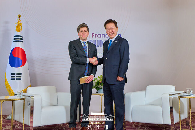 Sam Altman eyes South Korea as testbed for OpenAI's first hardware device