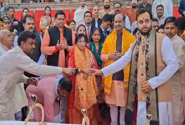 Lok Sabha Speaker Om Birla and his wife perform prayers at Keshighat , Vrindavan