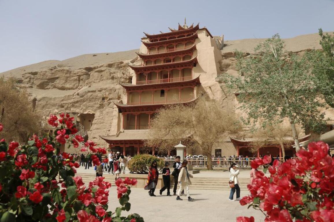 Donations boost Dunhuang Grottoes conservation efforts