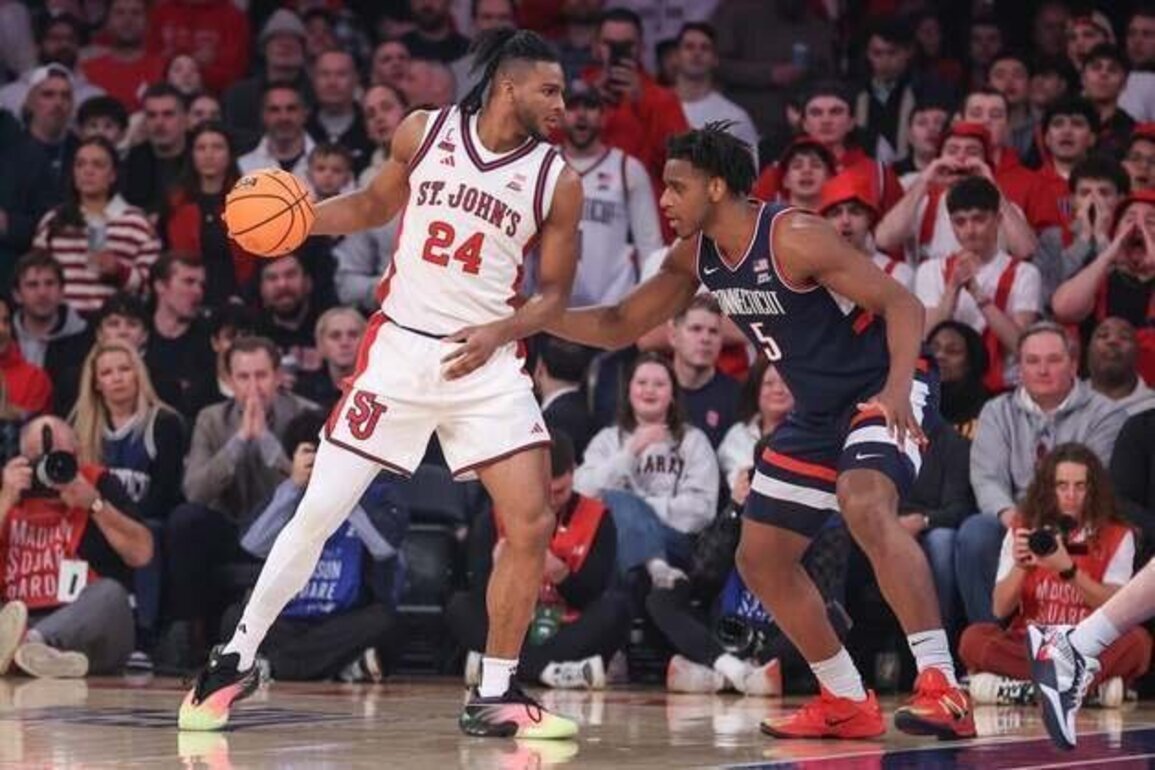 No. 22 St. John's knocks off No. 3 UConn for 9th straight win