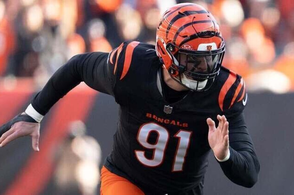 Ravens Reach Four-Year Deal With Trey Hendrickson