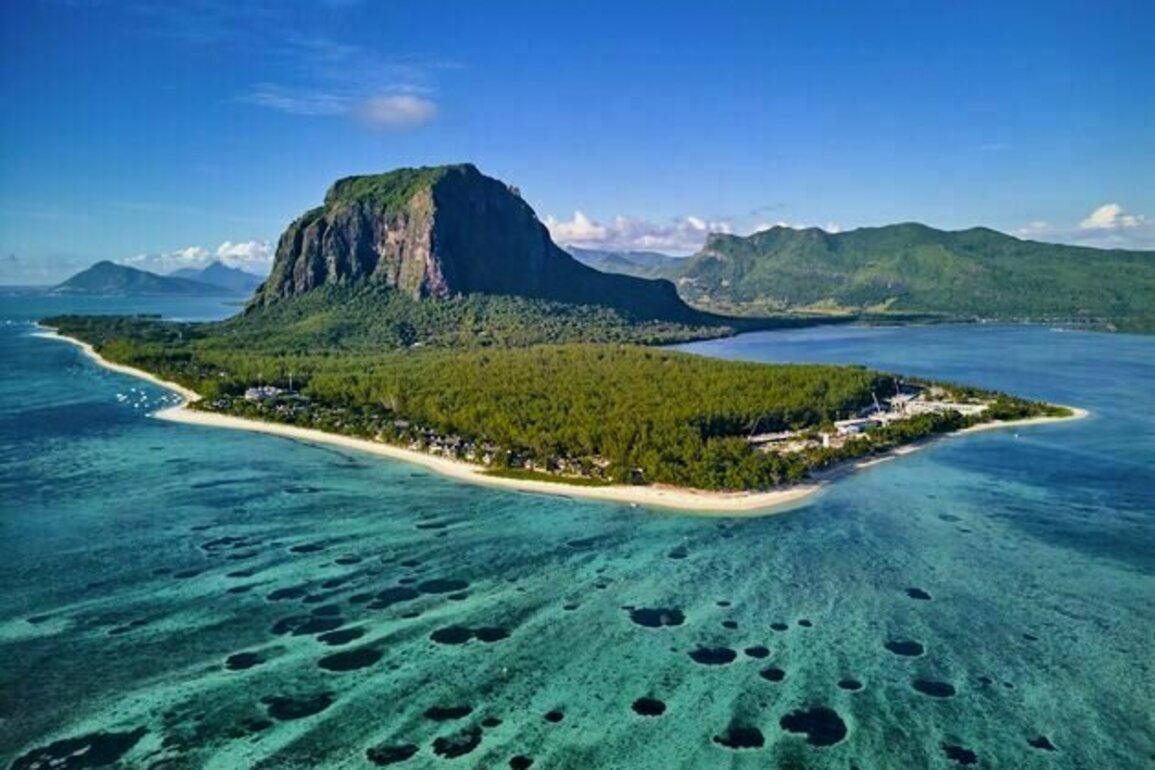 Mauritius is facing a water crisis: harvesting water from its rivers with 10 reservoirs can help - research