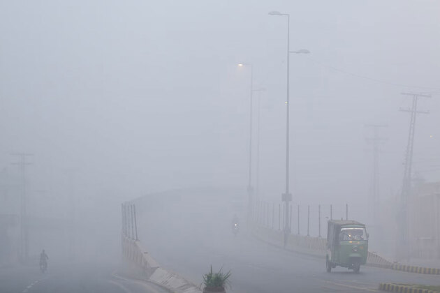 Pakistan: Five killed as dense fog sparks separate road accidents in Punjab