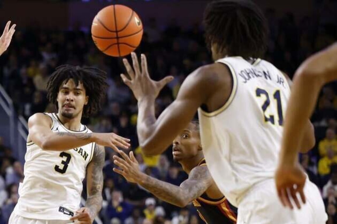 No. 2 Michigan, on a 'heater', poses tall order for Penn State
