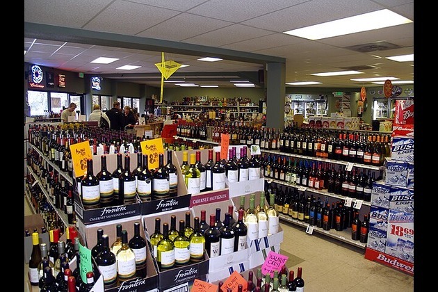 Saudi Arabia to add Aramco, Jeddah alcohol outlets for non-Muslims