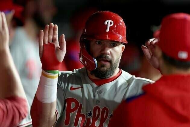 Hot Phillies seek 10th straight win in clash with struggling A's