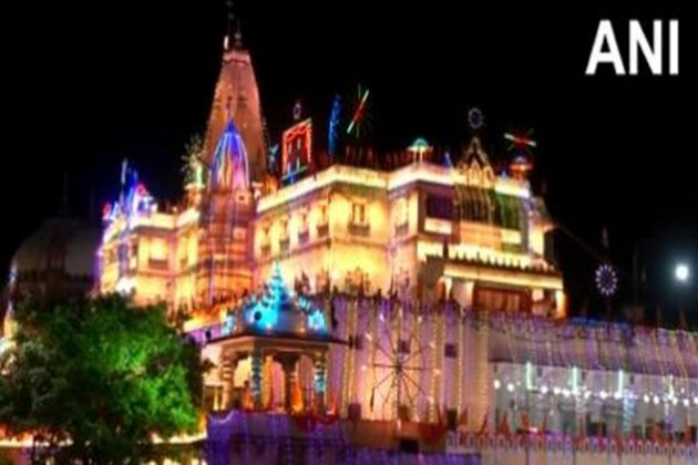 Devotees flock to temples to celebrate Janmashtami