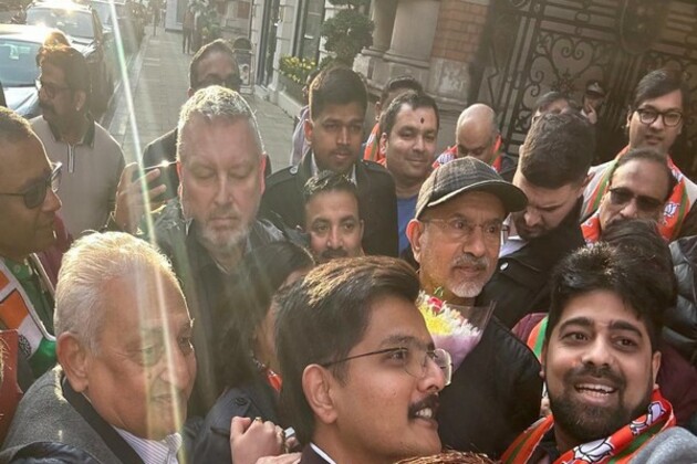 UK: Jaishankar greeted by well-wishers during morning walk