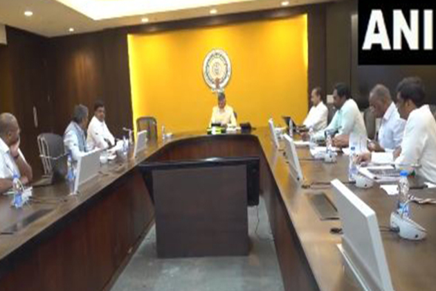 Andhra CM Chandrababu Naidu reviews finance plans ahead of 16th Finance commission meeting