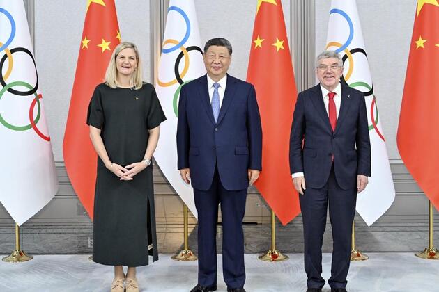 Update: Xi meets with IOC President Coventry, Honorary President for Life Bach