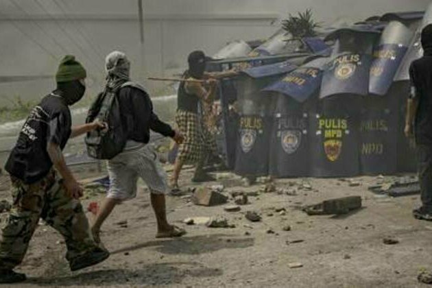 Anti-graft protest in Philippines marred by violence (VIDEOS)