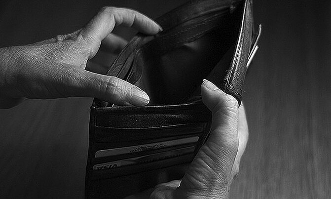Sudden loss of wealth in mid-life may boost death risk Sudden loss of wealth in mid-life may boost death risk