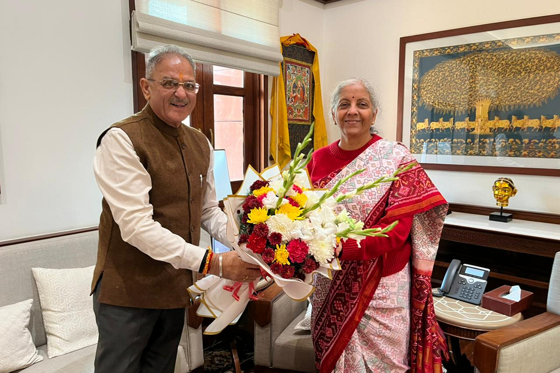 Ladakh LG meets with Nirmala Sitharaman; discusses UT's developmental priorities