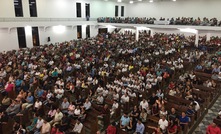  Audiência pública, na sede da igreja Assembleia de Deus, em Minaçu (GO), sobre a produção de amianto da companhia Sama