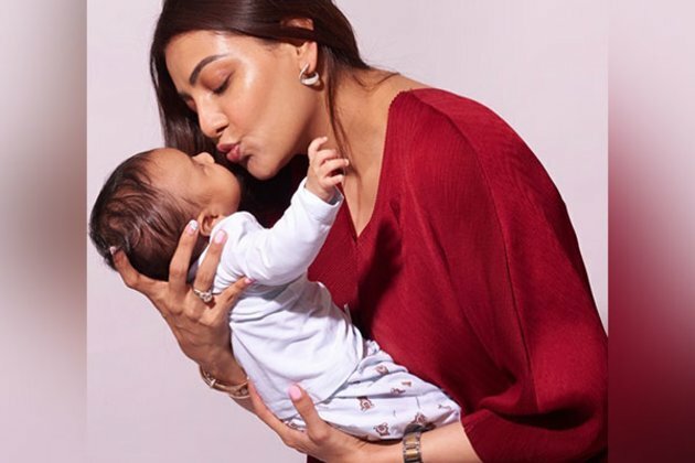 Kajal Aggarwal with her son Neil dedicates 'Baahubali' scene to SS Rajamouli