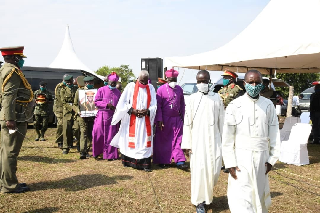 Pastor Spreads Cheer During Pandemic Lockdown in Kenya by Bringing the  “Balcony Church” to Nairobi Children