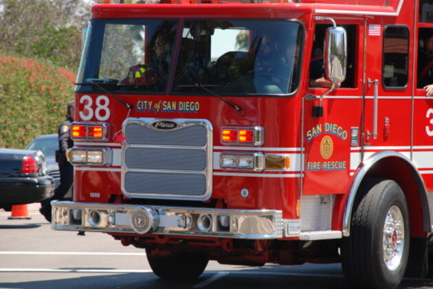 Firefighters battle garage fire in Chula Vista