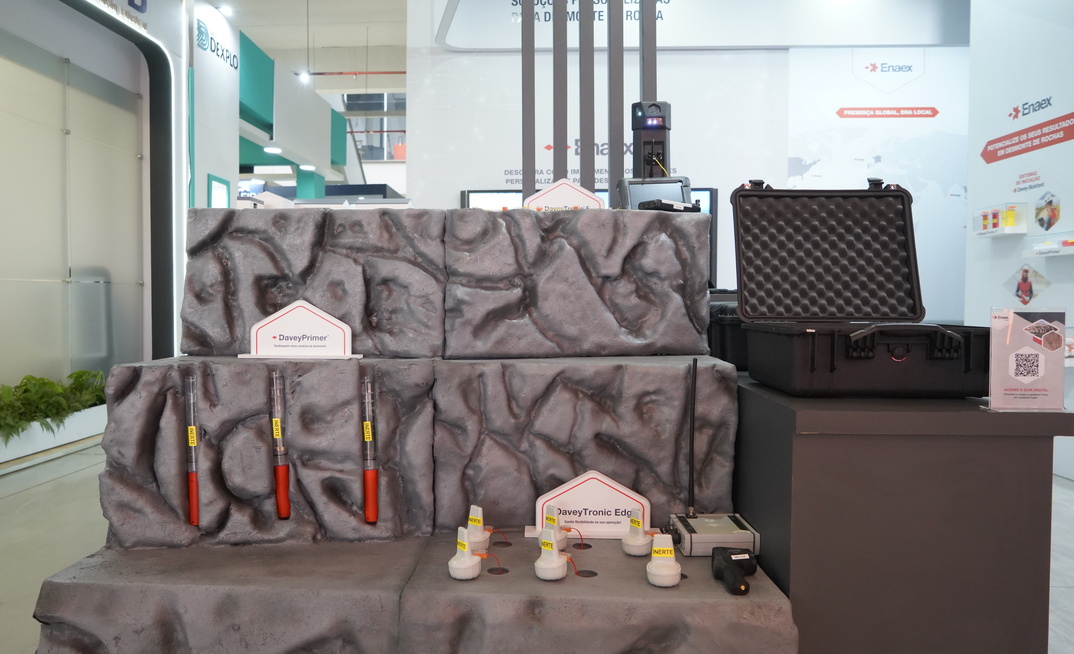 Sistema de simulação eletrônicaEnaex Sistema de simulação eletrônica