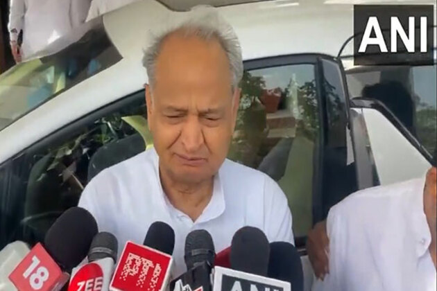 "May her soul rest in peace": Congress leader Ashok Gehlot on Girija Vyas demise