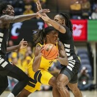 Behind Amani Hansberry's double-double, WVU downs Cincinnati