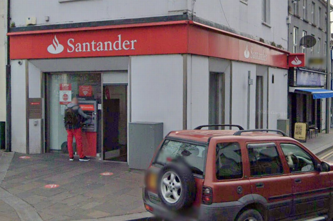 Santander to shut 24 branches 'in weeks' full list of locations
