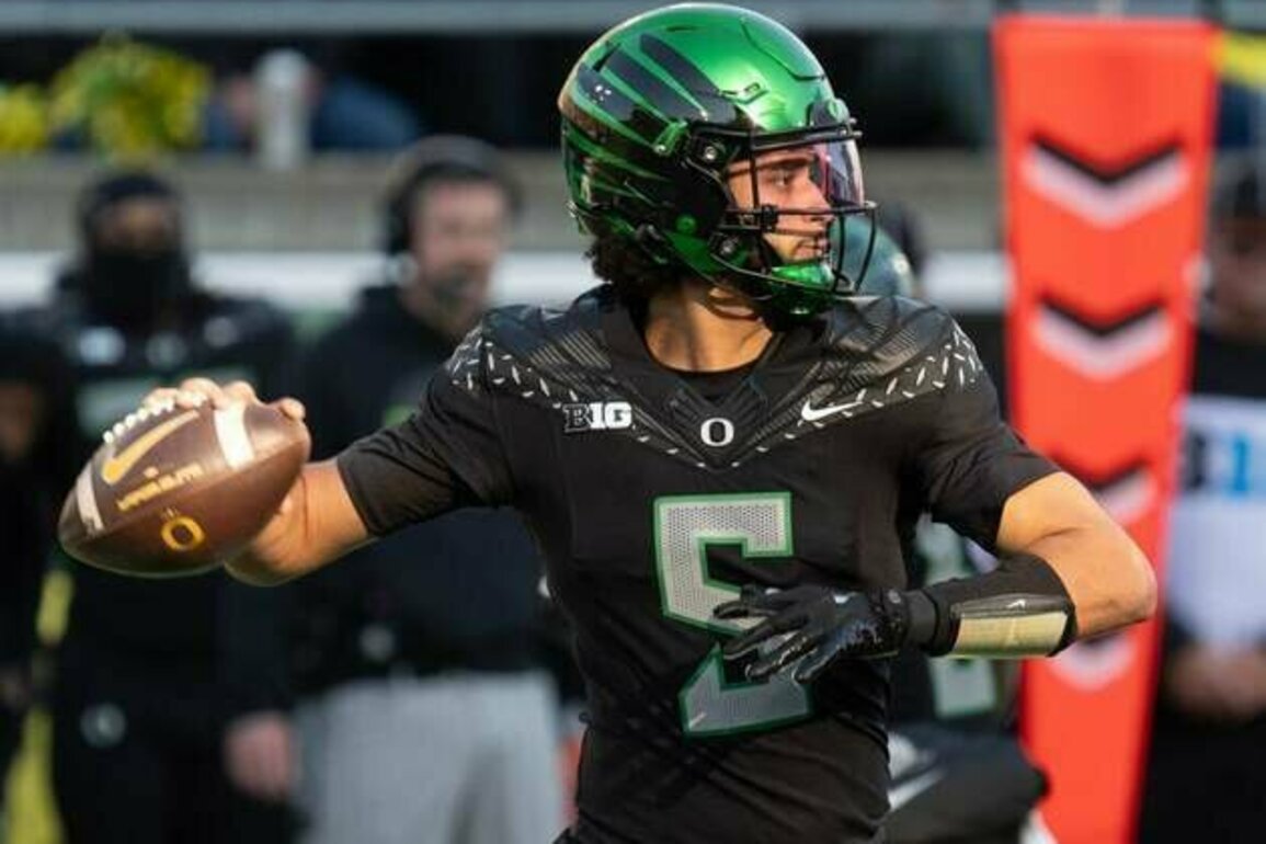 CFP rankings: Same top five, Oregon moves to No. 6