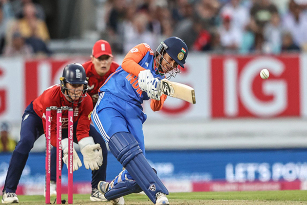 Despite catch-drop fiasco England women's keep series alive with victory against India in 3rd T20I