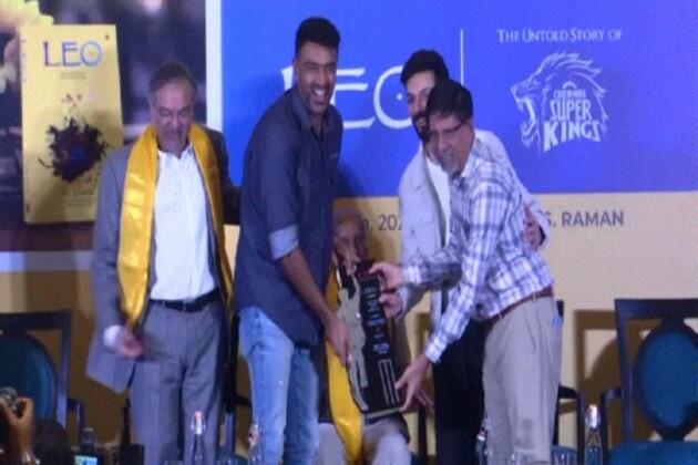 "My first initiation of bowling with new ball...": Ashwin recalls Dhoni's mastermind tactic in IPL 2010