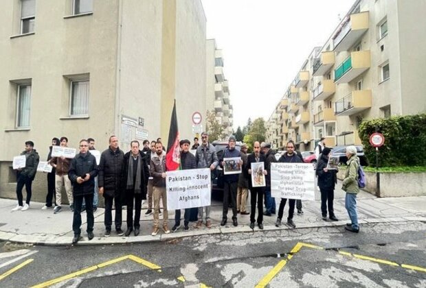 Afghan community in Austria hold protest against Pakistan's inhuman treatment of Afghan refugees