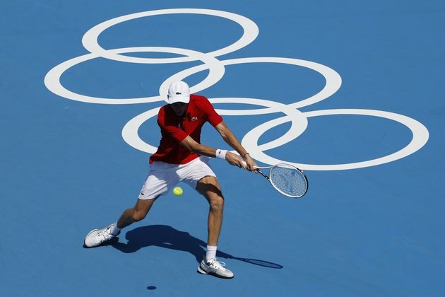ATP roundup: Daniil Medvedev survives heat to make Olympics quarters