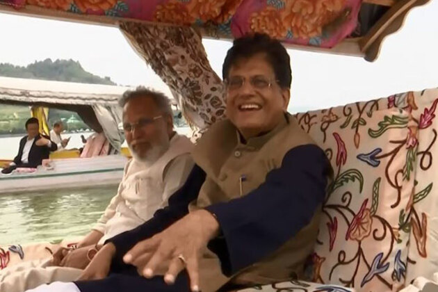 Srinagar: Union Minister Piyush Goyal enjoys 'shikara' ride on Dal Lake