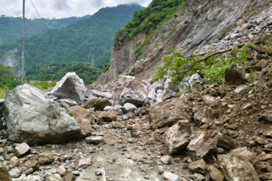 Uttarakhand: Yamunotri, Gangotri NH blocked amid heavy rainfall, landslides