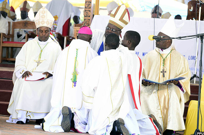  irabo being consecrated by rchbishop aul akyenga of barara iocese