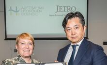 Fiona Simon from Australian Hydrogen Council and Takayuki Watanabe from JETRO. Credit: Australian Hydrogen Council