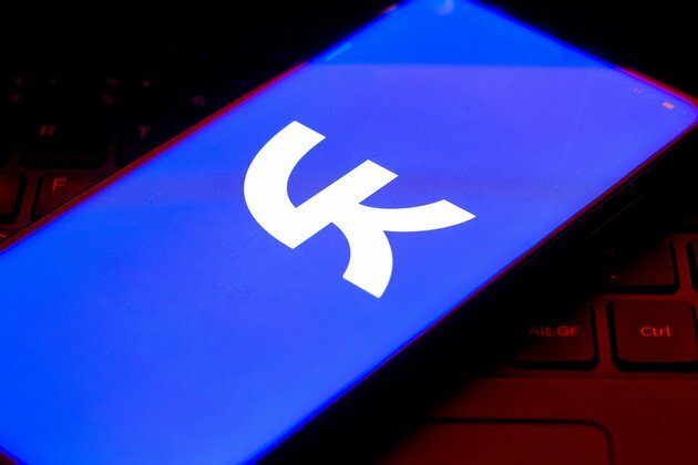 Apple removes Russian social media giant&#039;s apps