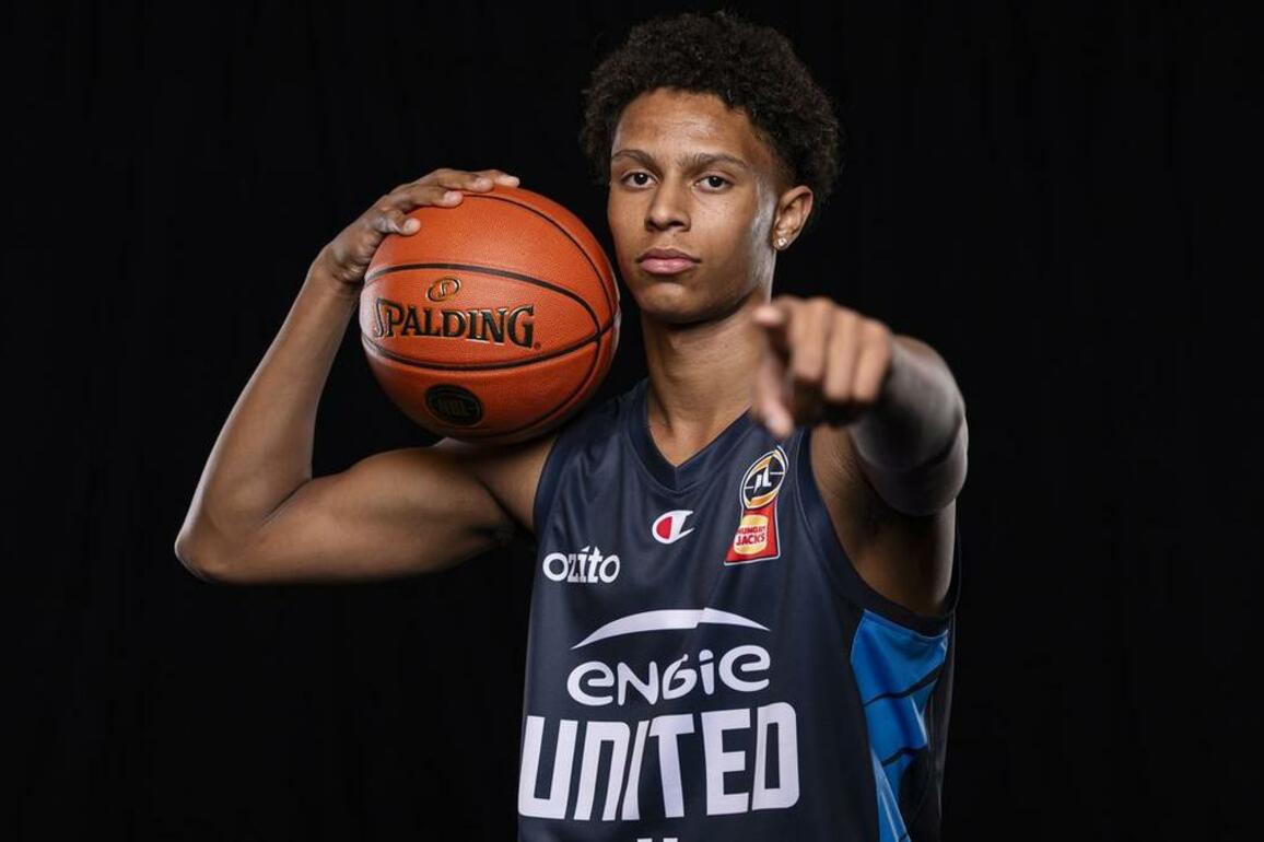 Thief's brother out to forge own identity on NBA path