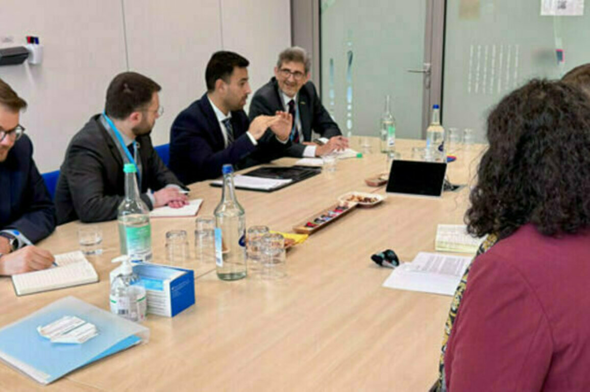 Minister of health meets with a delegation from global fund in Geneva