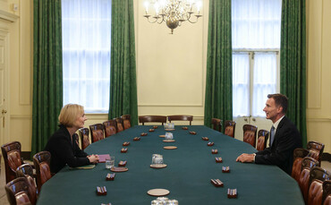 Liz Truss reasserts low tax agenda, sparking fears for net zero spending - Vimarsana News
