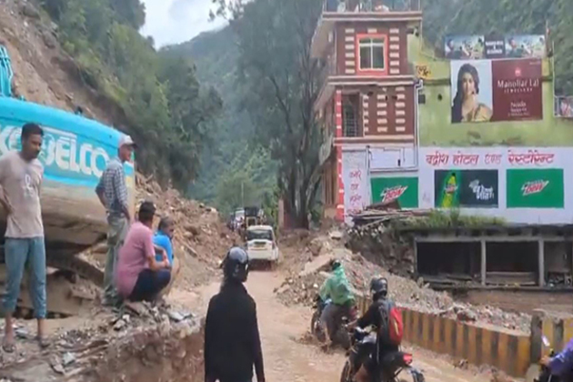 Uttarakhand: Traffic resumes on Badrinath National Highway after debris cleared near Nandprayag and Umatta