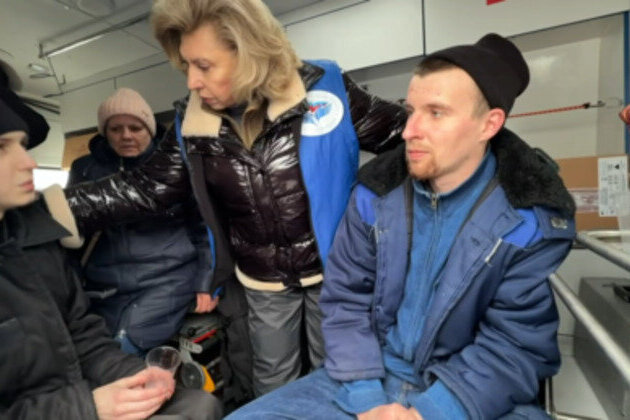 Freed Russians return from Ukraine after prisoner exchange (VIDEOS)
