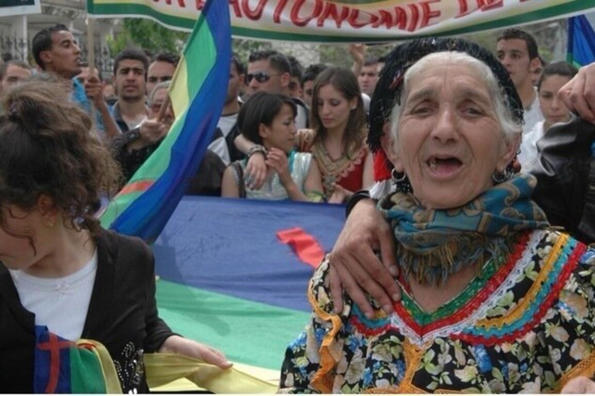 Kabylia: Towards Autonomy While Preserving National Unity