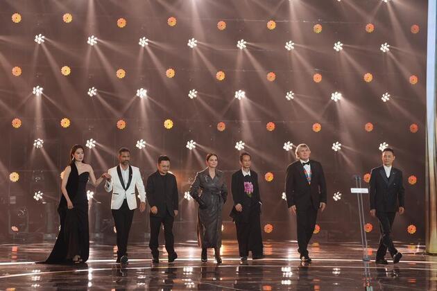 "Avatar" composer warns AI risks cutting off formative work for young musicians