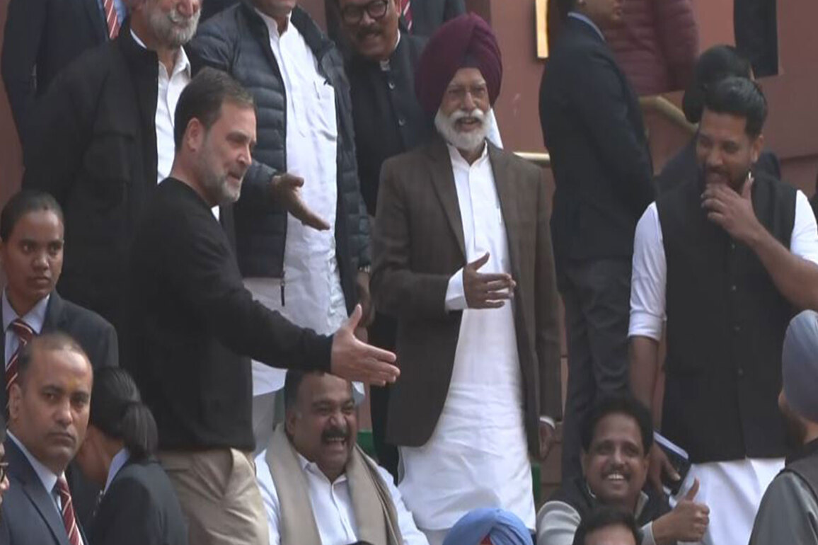 Rahul Gandhi-Ravneet Bittu spar outside parliament, exchange "Traitor" vs "Desh Ke Dushman jibes