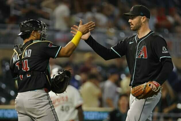 D-backs aim to push 'a chip and a chair' in finale vs. Twins