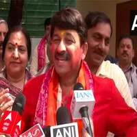 Manoj Tiwari slams AAP over protests on free LPG cylinder, assures rollout in month
